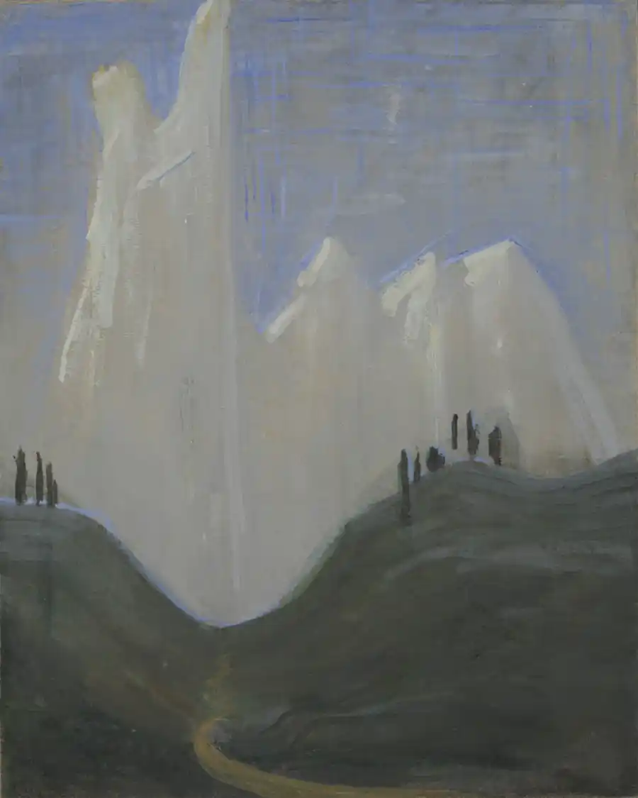 Paisaje surrealista con montaña blanca y sendero.